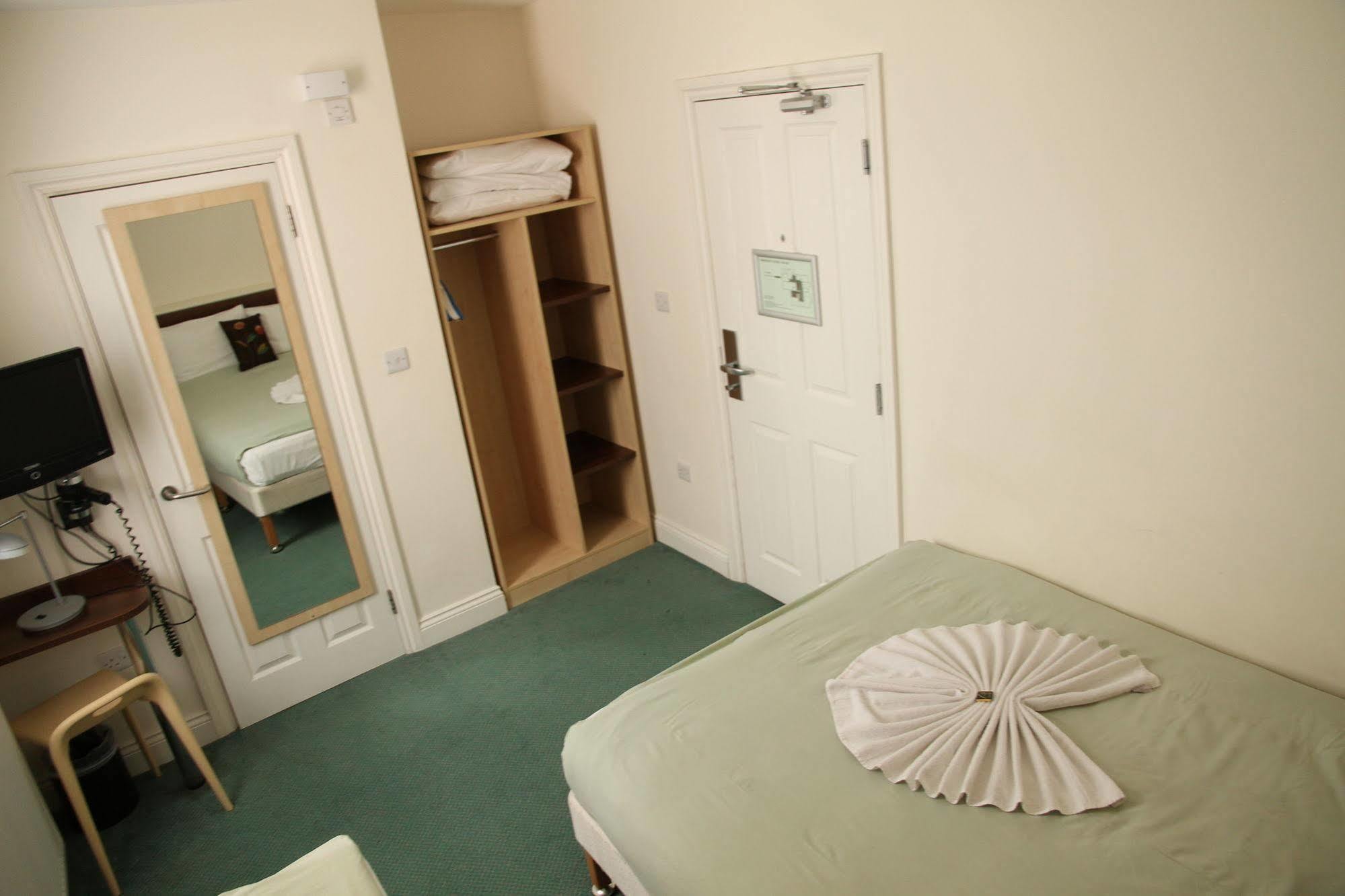 Best Western Kensington Olympia Hotel London Exterior photo